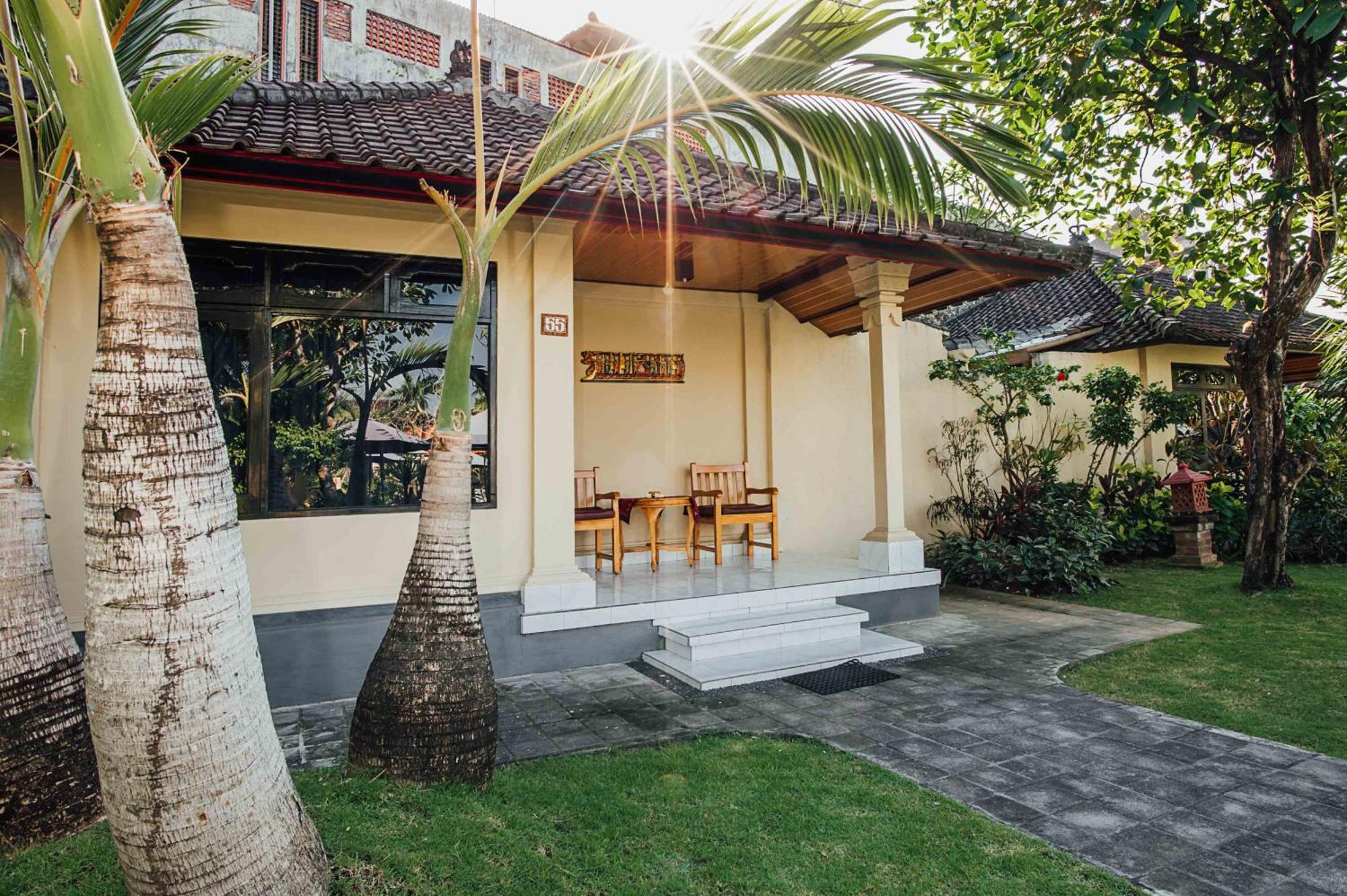Kuta Puri Bungalows, Villas And Resort Eksteriør billede
